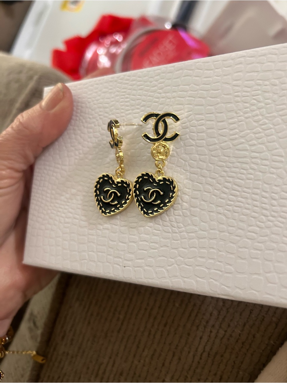 Gold Heart Drop Earrings with Pearl Accent - Fashion jewelry, NWOT - Picture 2 of 4
